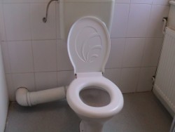 Single toilet per cubicle aftre SFR completed refurbishments.